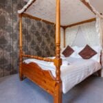 elim-guest-house-windermere-room-2-four-poster-bedroom