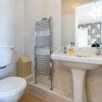 elim-guest-house-windermere-room-6-double-bedroom-with-en-suite-bathroom (3)
